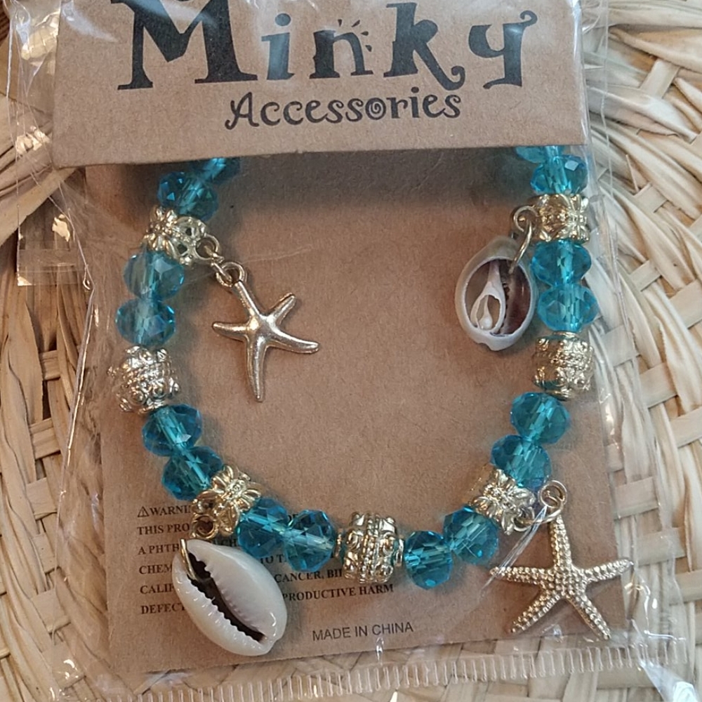 Beachy Stretch Charm Bracelet with Starfish & 🐚